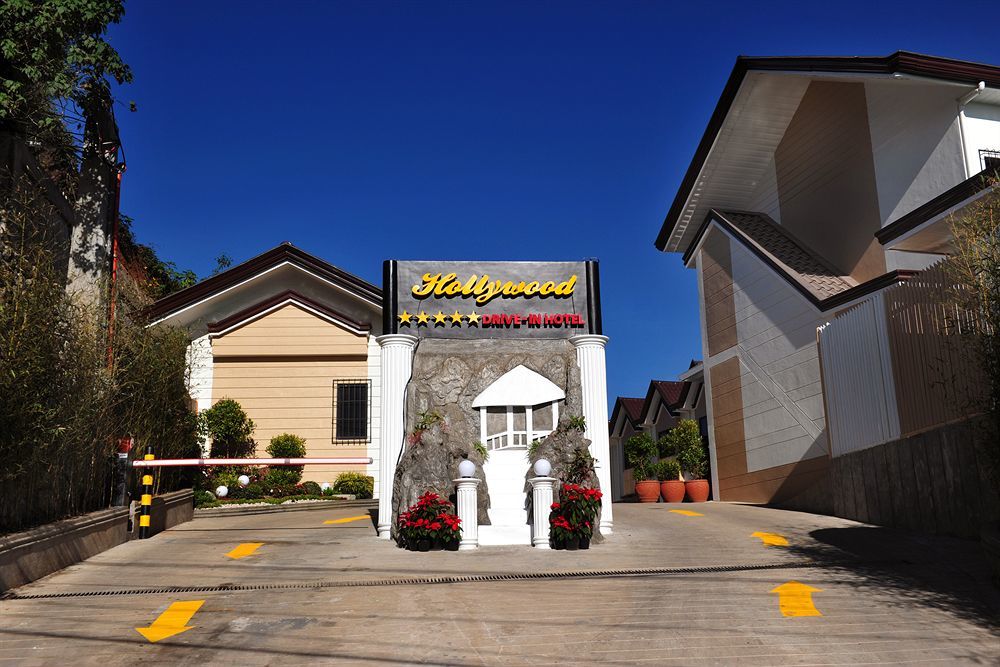 באגויו Hollywood Drive-In Hotel מראה חיצוני תמונה